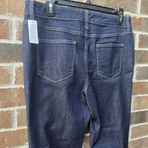 St John’s Bay Straight Leg Dark Wash Jeans NWT Size 10 Classic Mid Rise - Picture 5 of 12